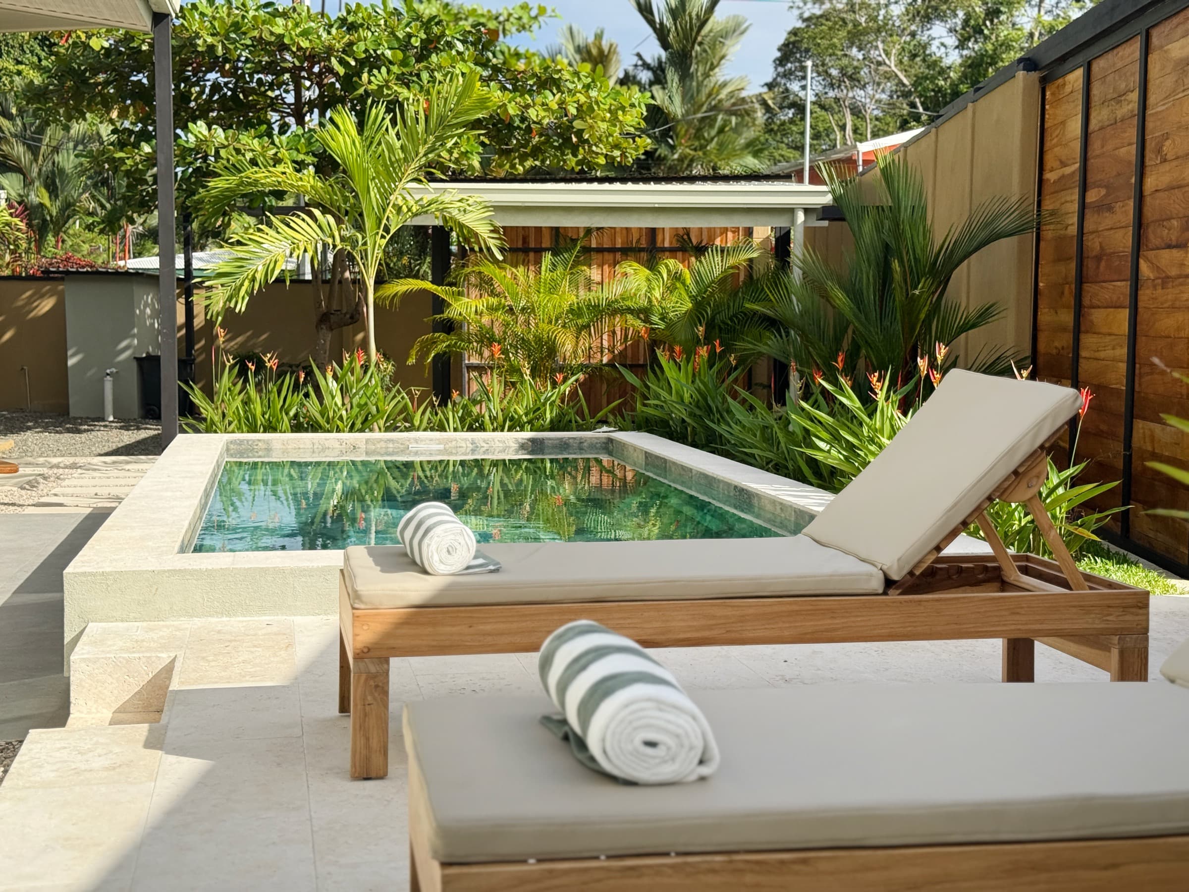 Hydrus Villa private saltwater pool