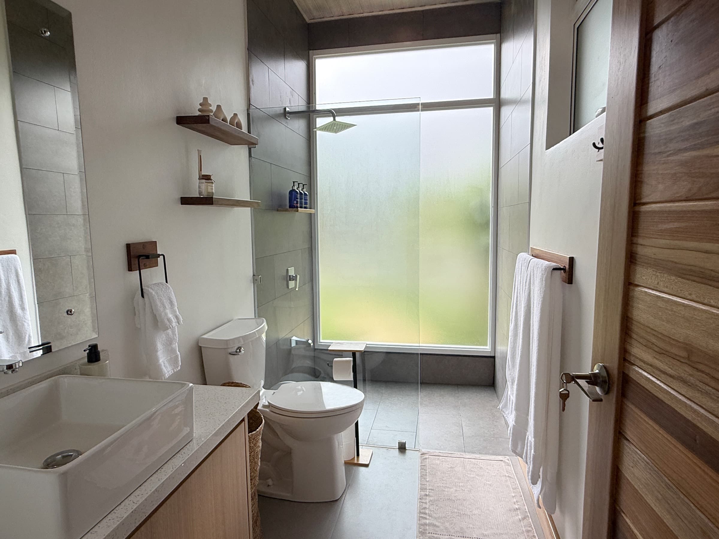 Hydrus Villa second bathroom