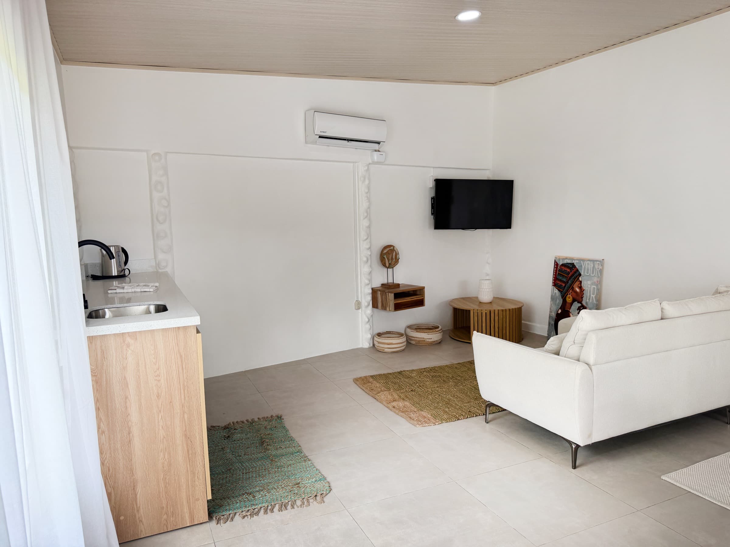 Hydrus Villa Casita 1 living kitchen