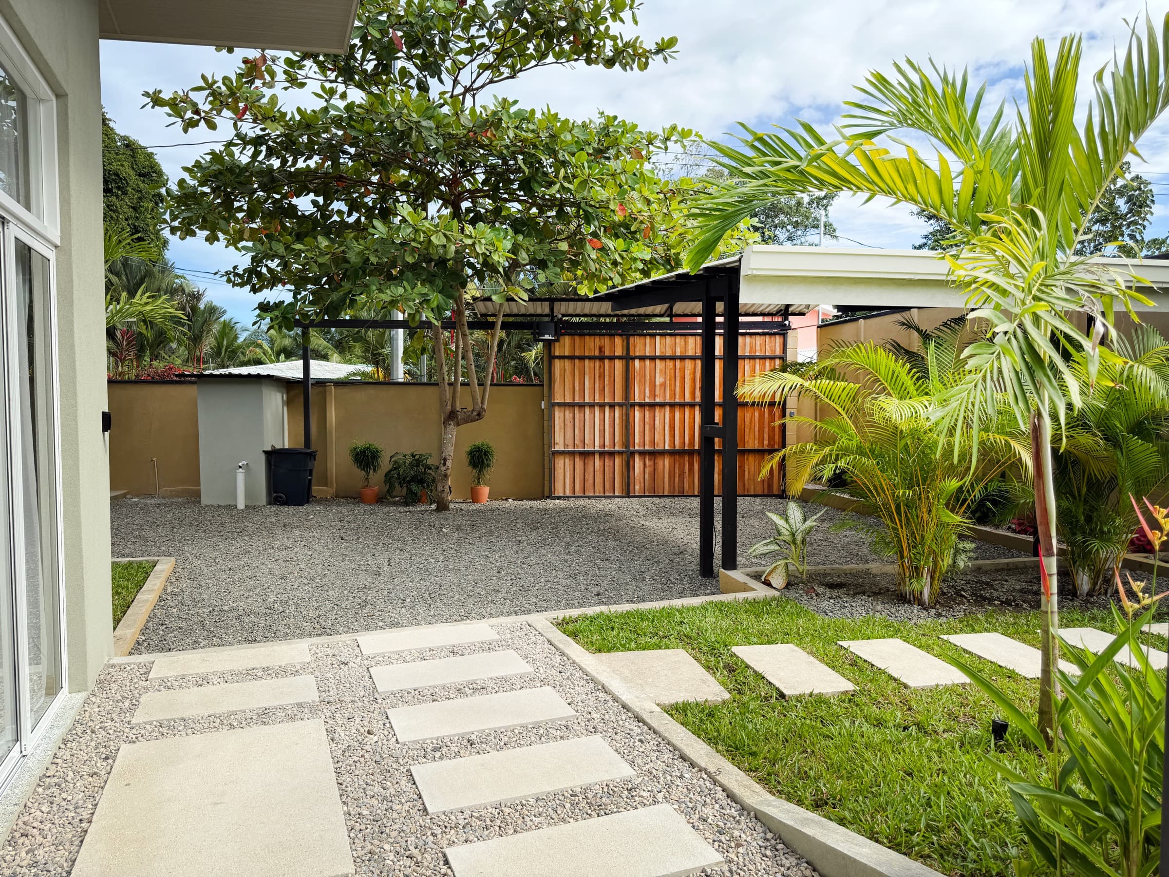 Hydrus Villa covered parking
