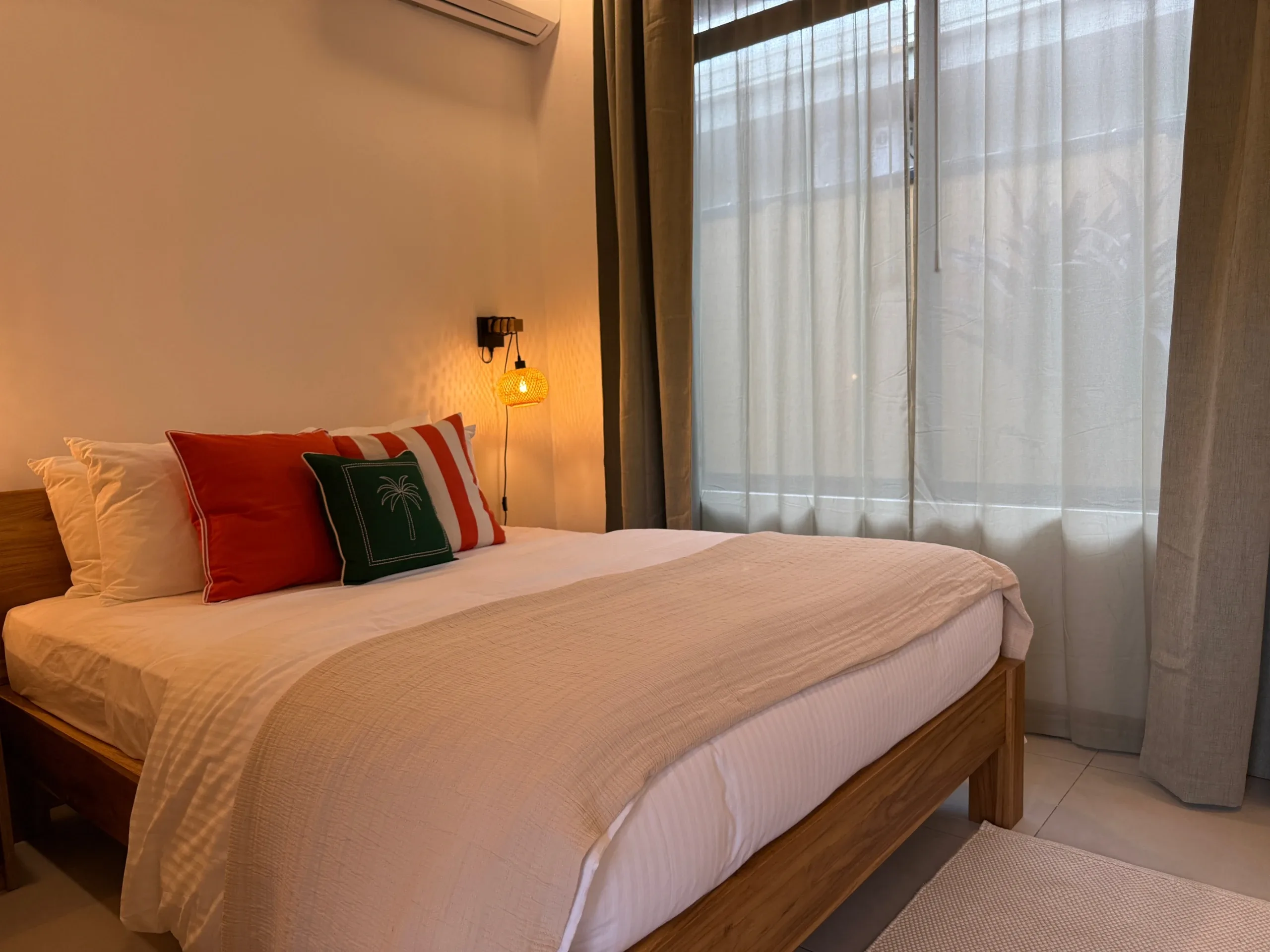 Phoenix Casa — Bedroom 2, queen bed, Playa Negra