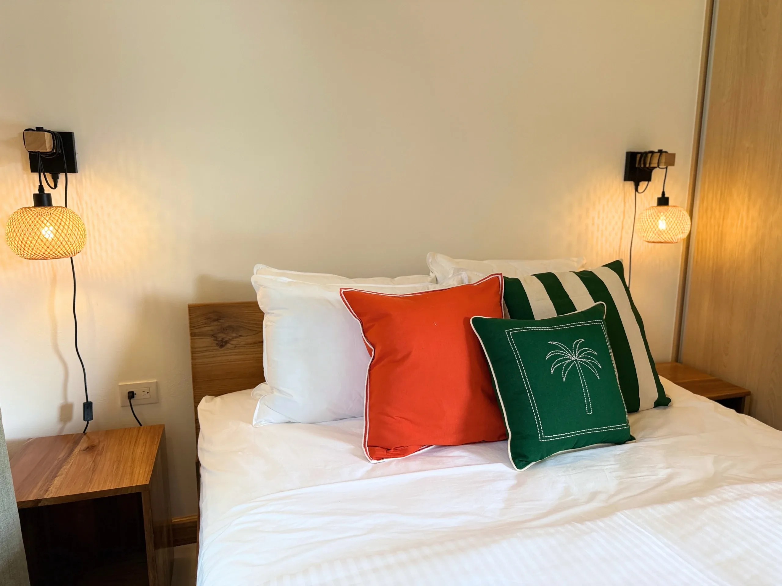 Phoenix Casa — Bedroom 3, queen bed, Playa Negra