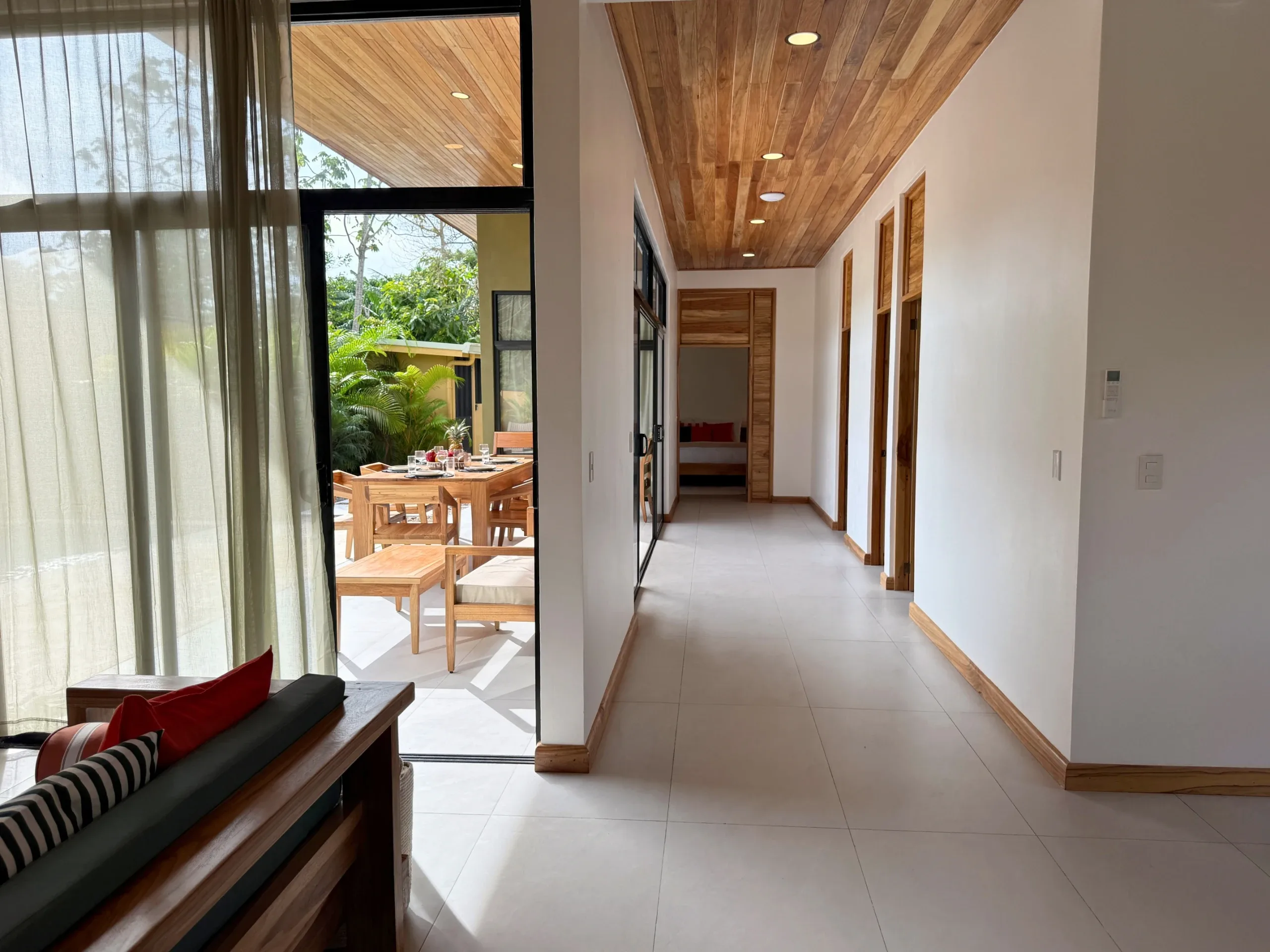 Phoenix Casa — Hallway, Playa Negra